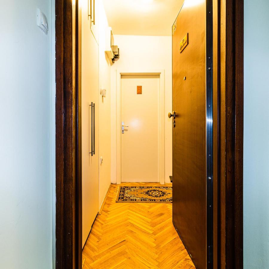 Swan Apartment Загреб Екстериор снимка